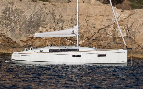 Oceanis 38.1 Sail Pride