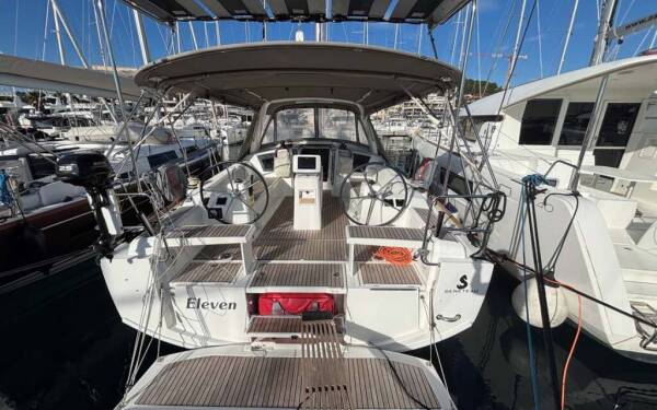 Oceanis 38.1 Eleven