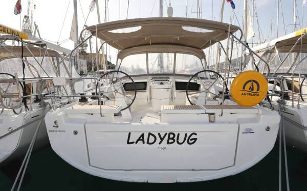 Oceanis 46.1 Ladybug