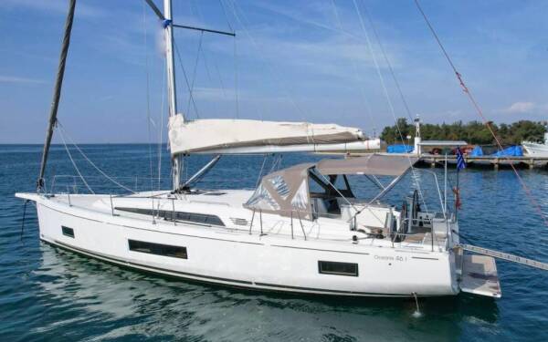 Oceanis 46.1 Blue Satellite