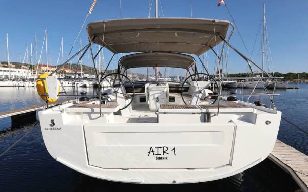 Oceanis 51.1 Air 1