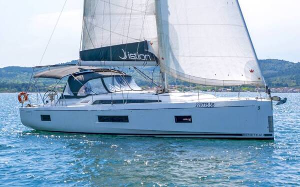 Oceanis 51.1 First Heartbeat