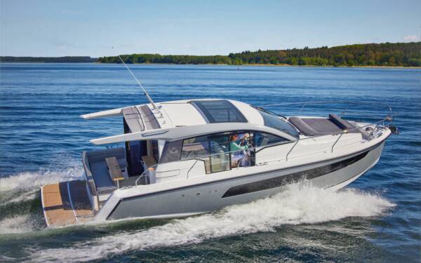 Sealine C335 Min Maity