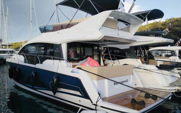 Sealine F430 Blue Lagoon II