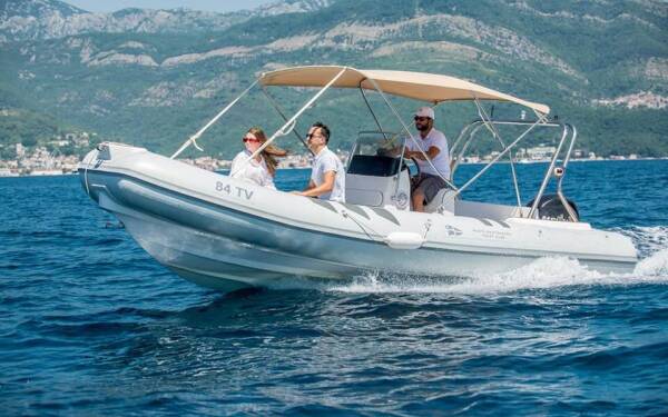 Stingray Predator 640 Elena