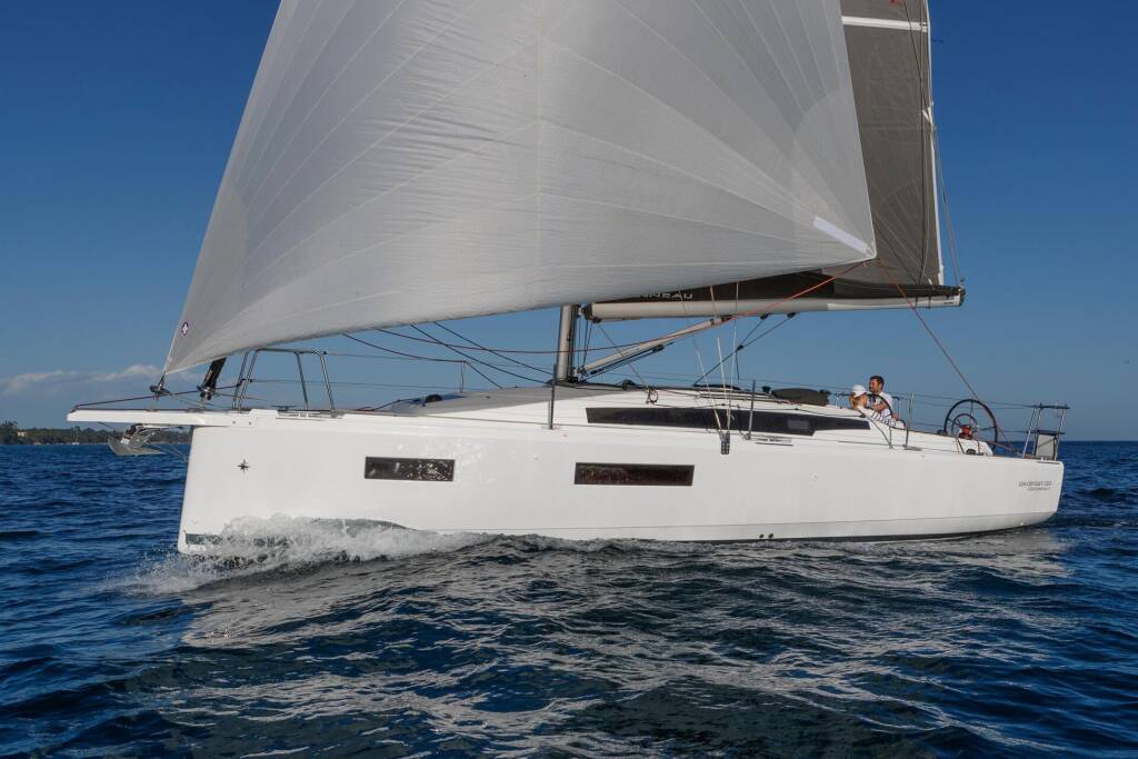 Sun Odyssey 350 Miyabi