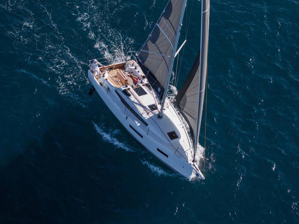 Sun Odyssey 350 Miyabi