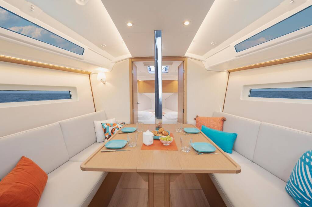 Sun Odyssey 350 Miyabi