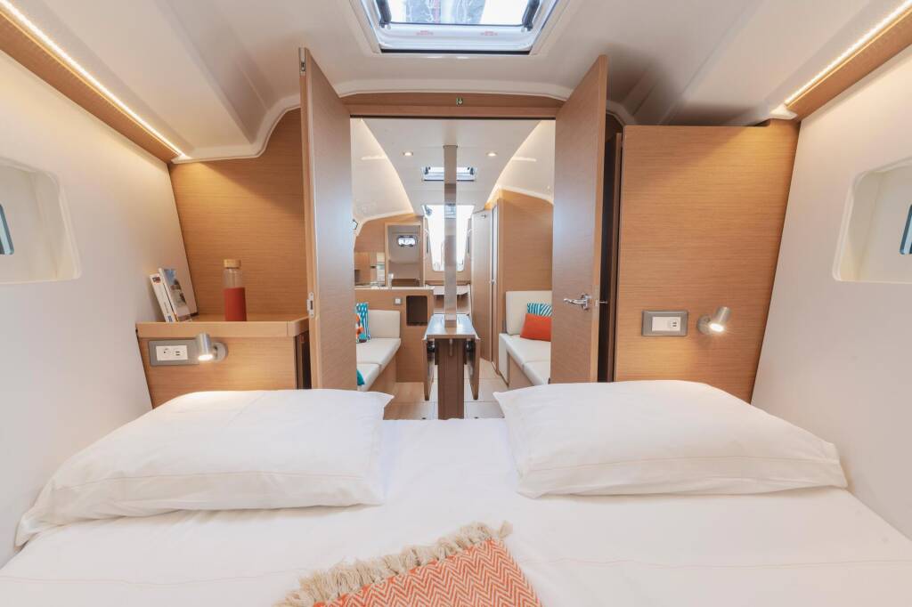 Sun Odyssey 350 Miyabi