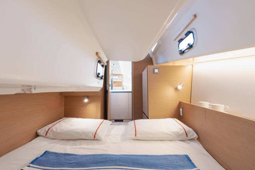 Sun Odyssey 350 Miyabi