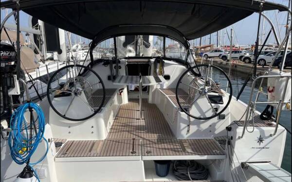 Sun Odyssey 380 Golden eye