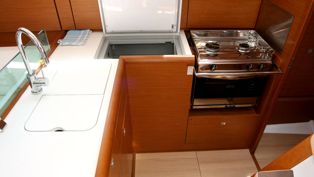 Sun Odyssey 389 Sissi