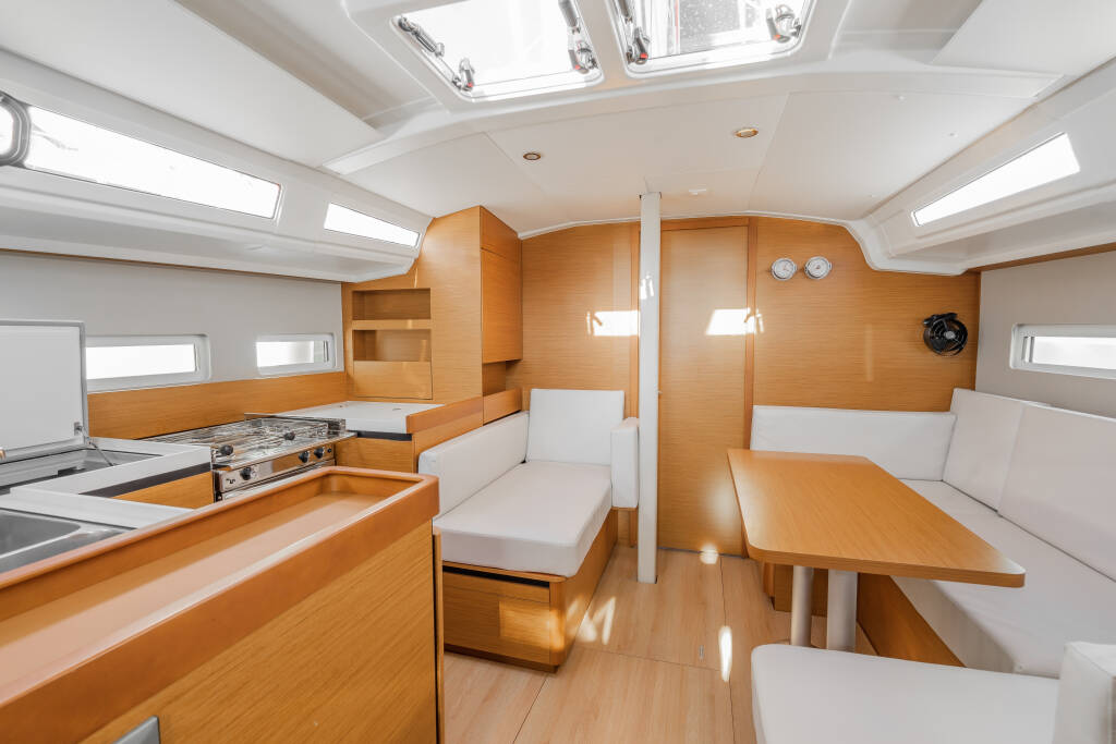 Sun Odyssey 410 Salty