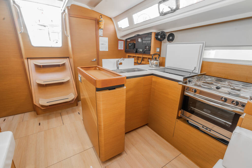 Sun Odyssey 410 Salty