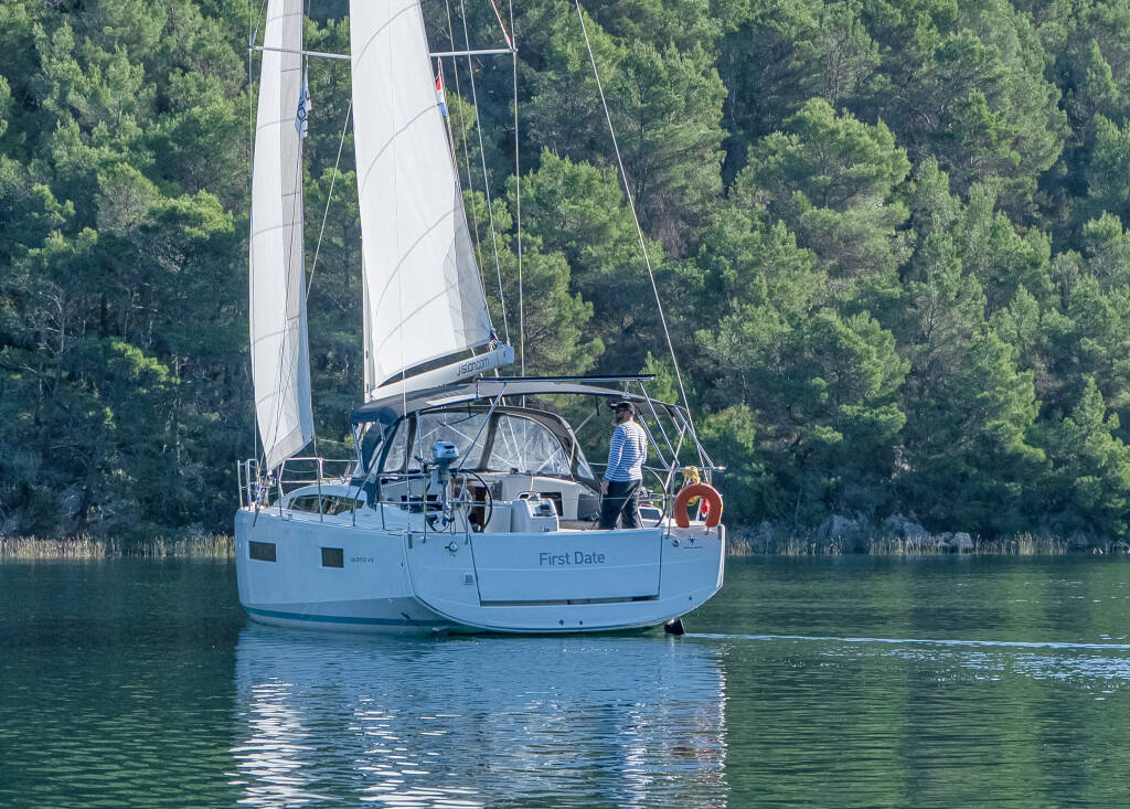 Sun Odyssey 410 First Date