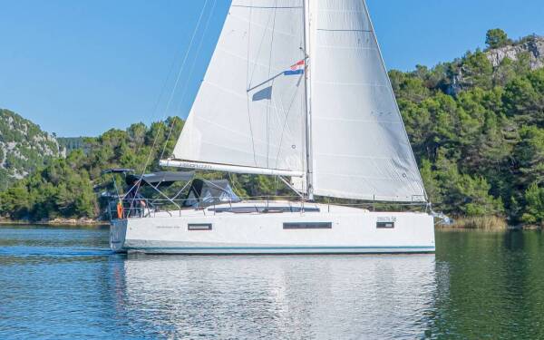 Sun Odyssey 410 First Date