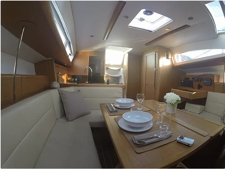 Sun Odyssey 42 DS Sweet Alis