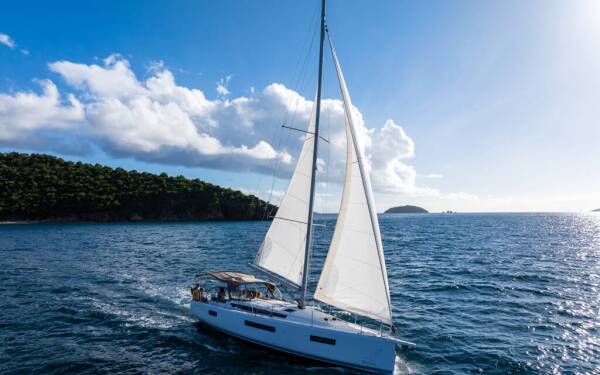 Sun Odyssey 440 Air Guitar