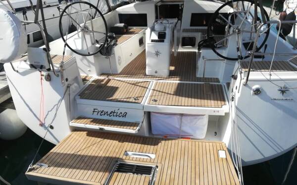 Sun Odyssey 440 Frenetica