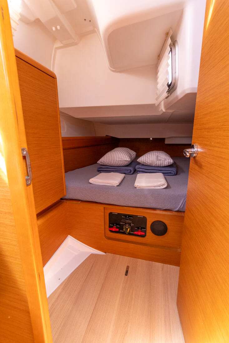 Sun Odyssey 449 Cherry