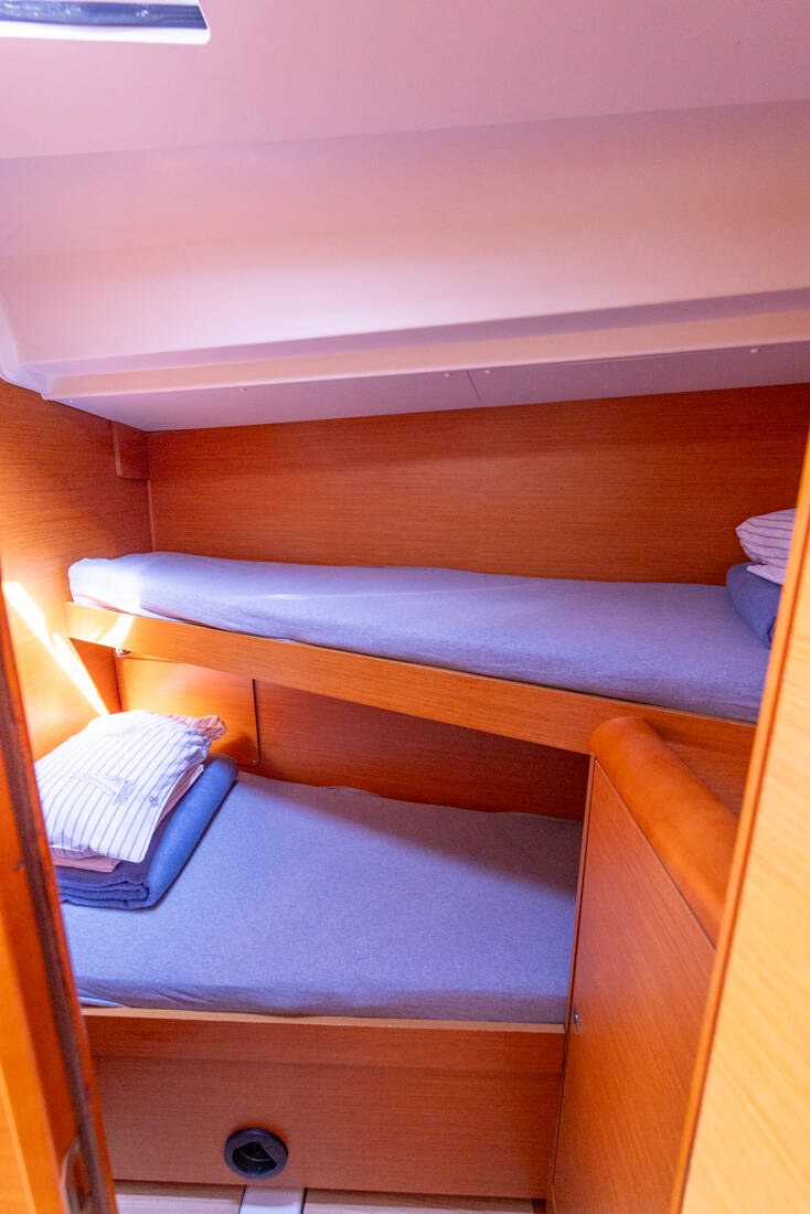 Sun Odyssey 449 Cherry