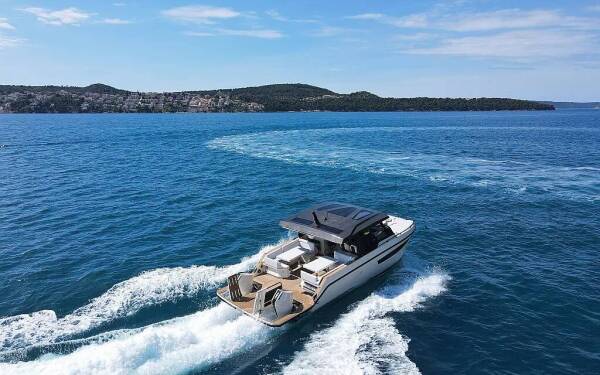 Tesoro T38 Power Cat Lastovo